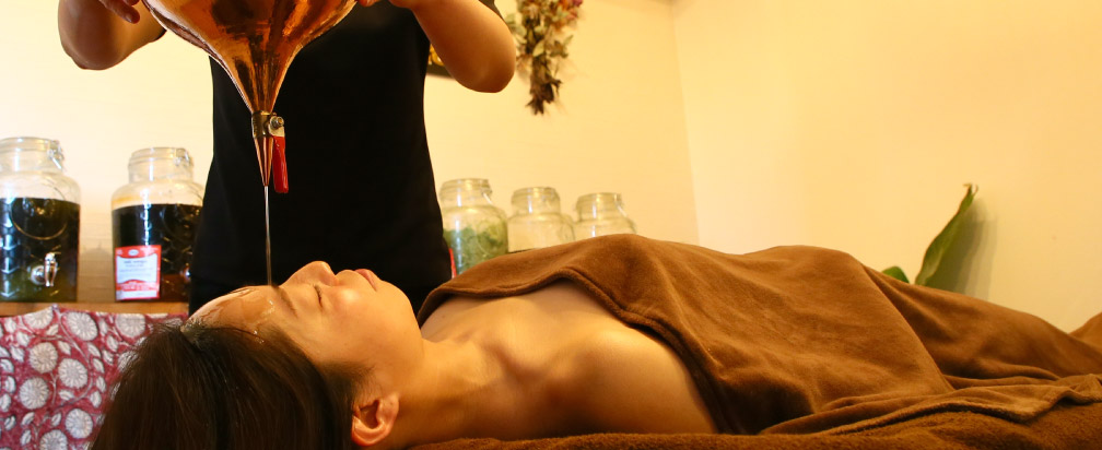 Shirodhra［ シロダーラ ］